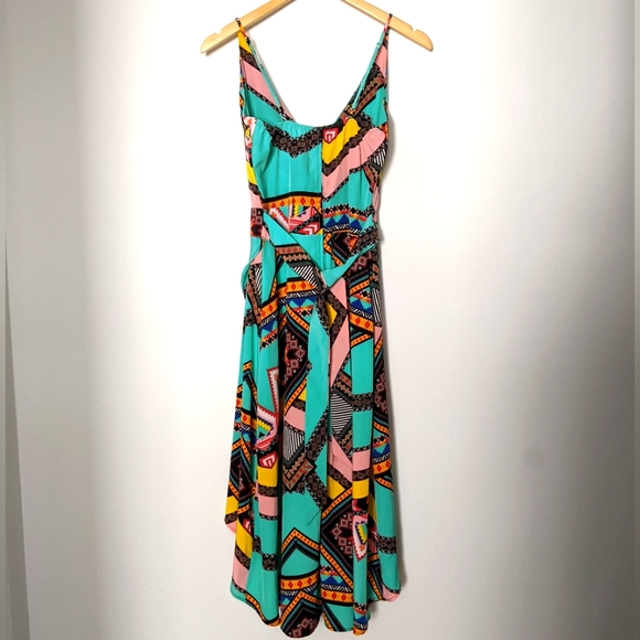 Funky Hi-lo Patterned Vacation Dress - Picture 3 of 3